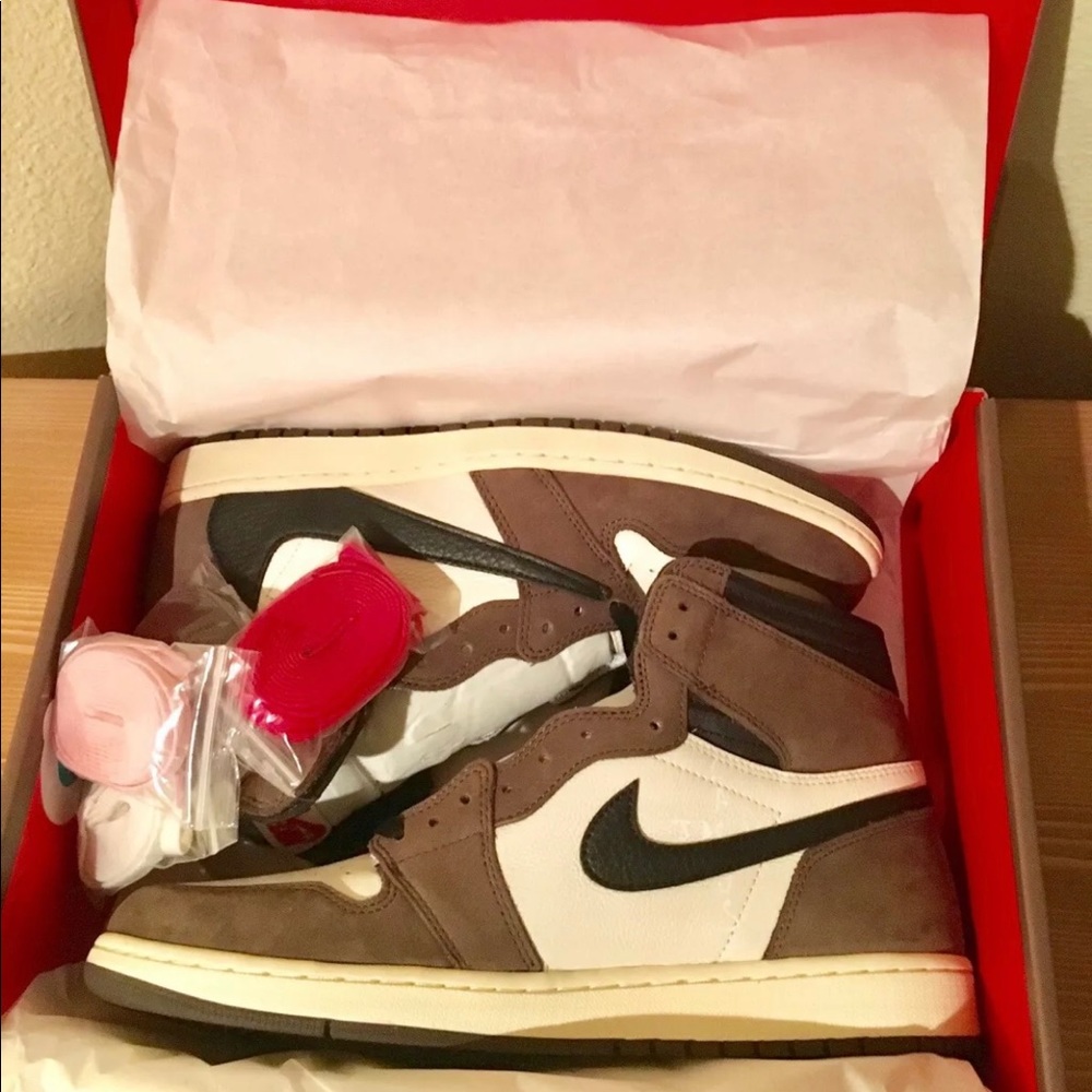 Travis Scott Jordan 1 High DS